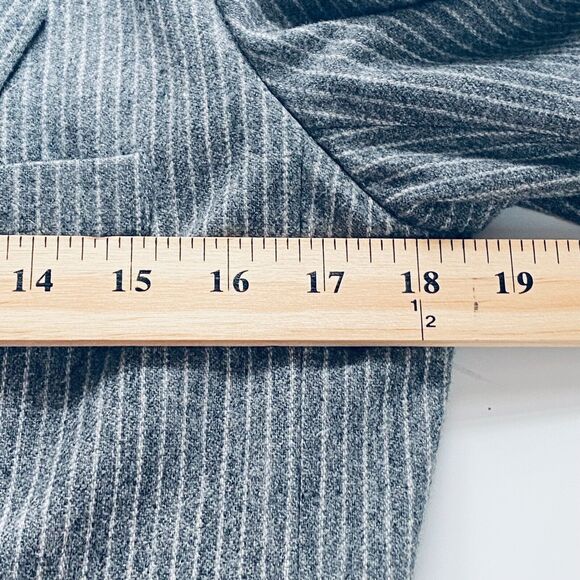 Vintage JH Collectibles Blazer 10/12 Gray Pinstripe Double Breasted Wool Blend - Picture 3 of 6